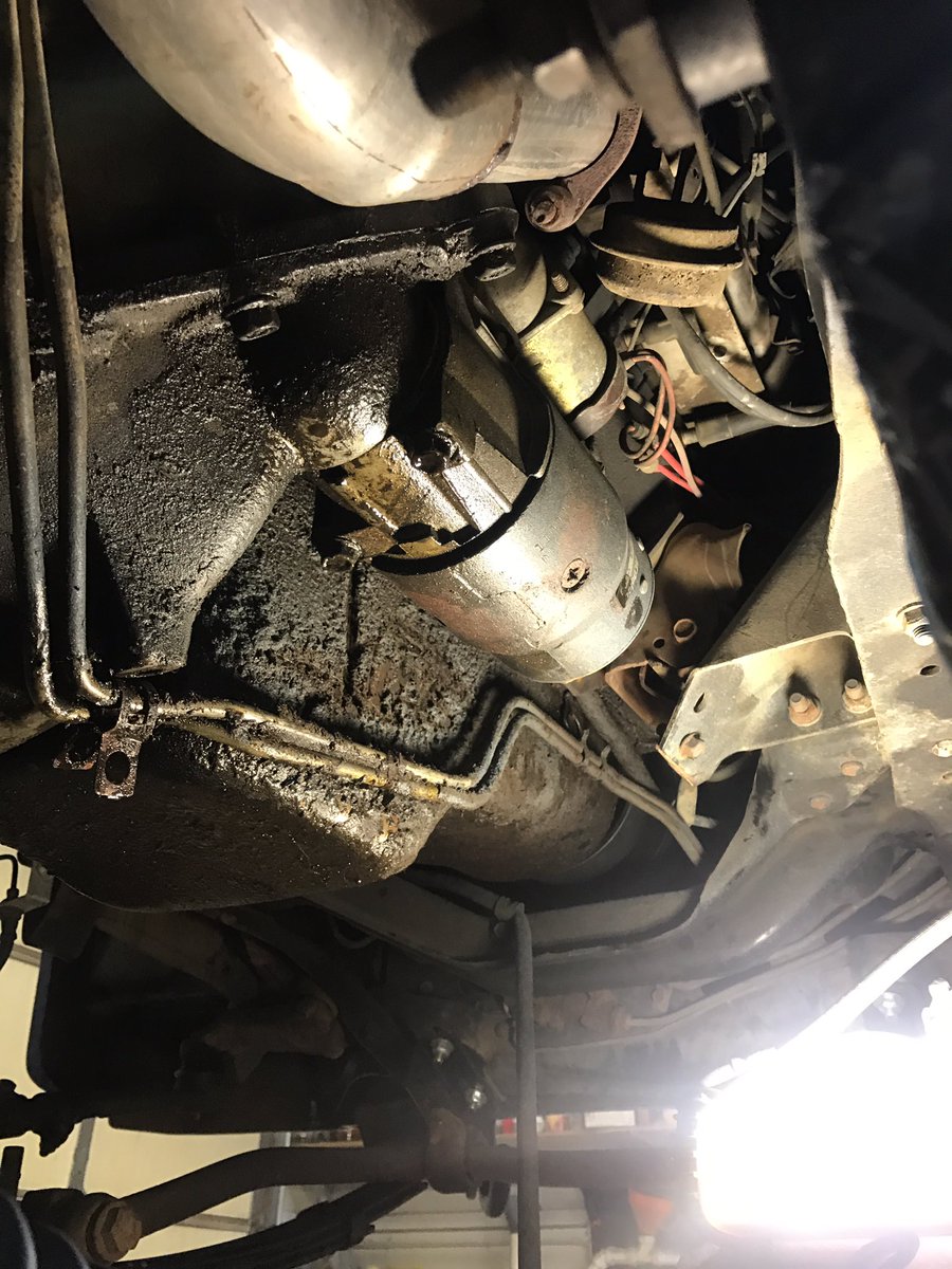 Customzshop's tweet image. Doing a oil pan gasket today, along with breaks all the way around! Pain the the ass