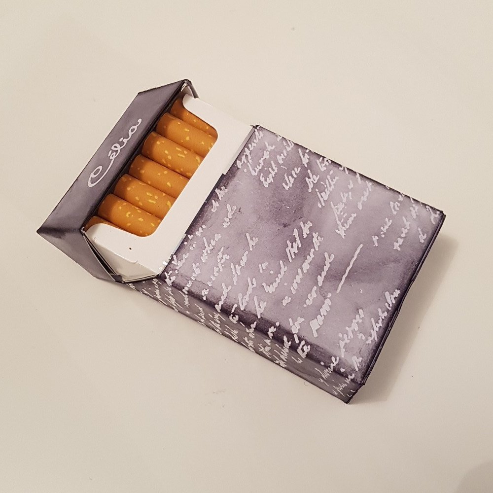 CeliaScrapadies's tweet photo. Créer votre pochette à paquet de cigarettes !
https://t.co/i9bffdayGL
#celiasbook #scrapadies #cigarettes #scrapbooking #pochette https://t.co/Me9bpCYQq9