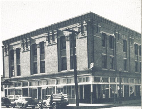 ymcafortworth's tweet photo. DYK...our McDonald Southeast YMCA was named after Fort Worth's William McDonald who donated a facility to the Y in 1939? #BlackHistoryMonth https://t.co/vDQWcVEuP0