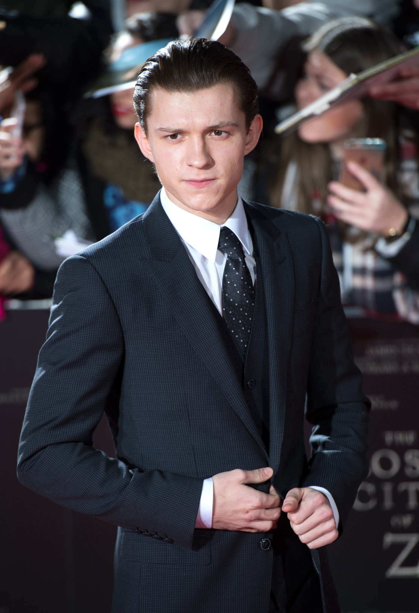 2021 Hype's Hottest Man Preliminaries, Match 3 Tom Holland VS Ezra