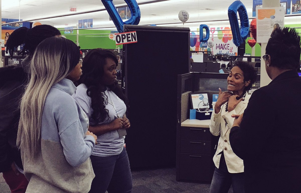 ilovehiring's tweet photo. Celeste &amp; Michelle sharing Best Practices with our New Hires!!! #tugglenation #findaway #attjobs https://t.co/YGRDvznFYD