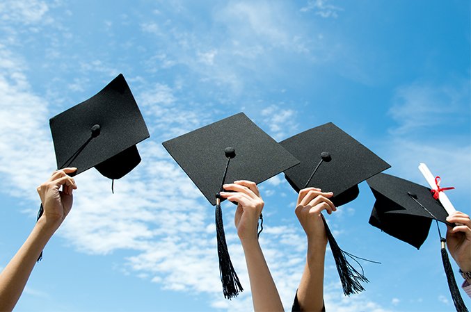 EchosStart's tweet photo. Les Français et les grandes écoles, c'est un peu "Je t'aime moi non plus"
https://t.co/8Xqo1aiThy https://t.co/hCYL634g0Y