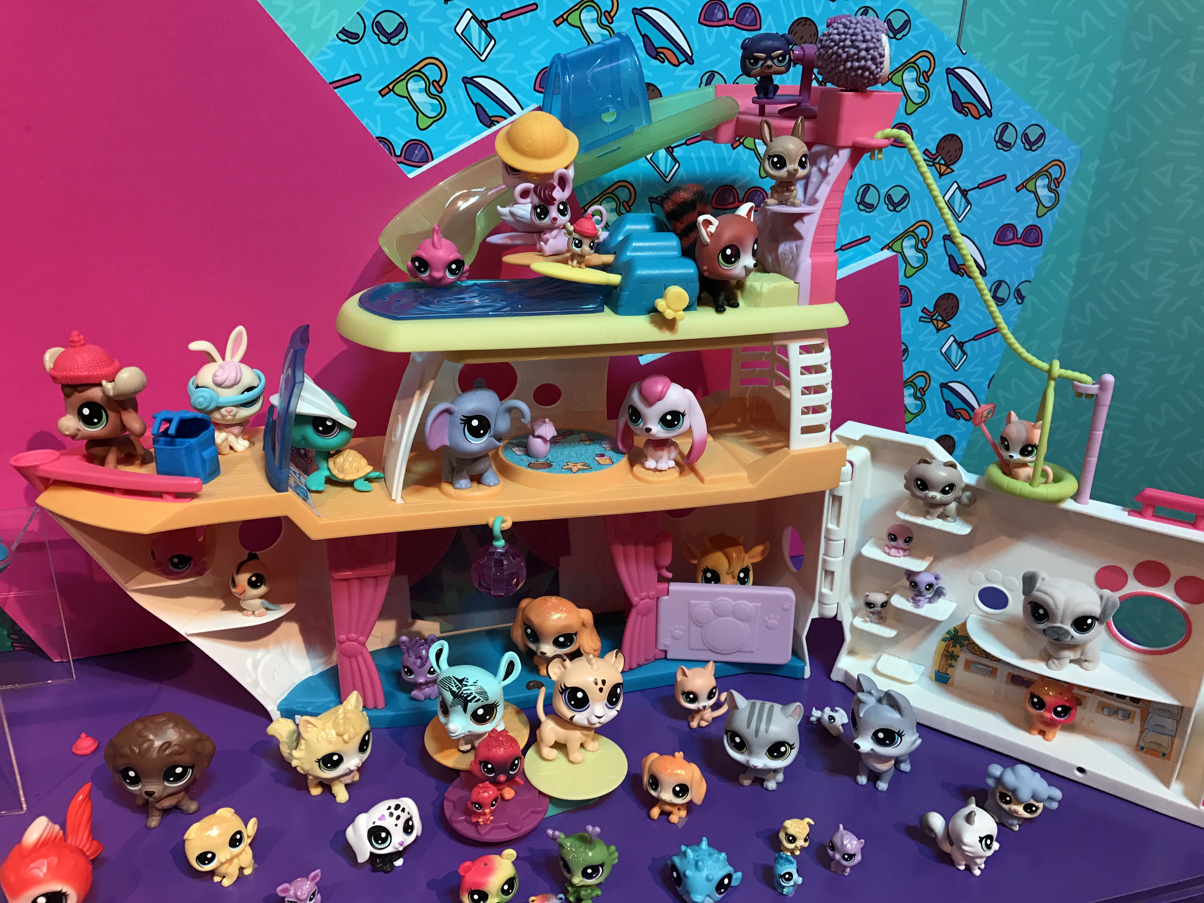 Pet shop video. Littlest Pet shop 418. Littlest Pet shop Toys 2015. Littlest Pet shop 2005. LPS 6250.