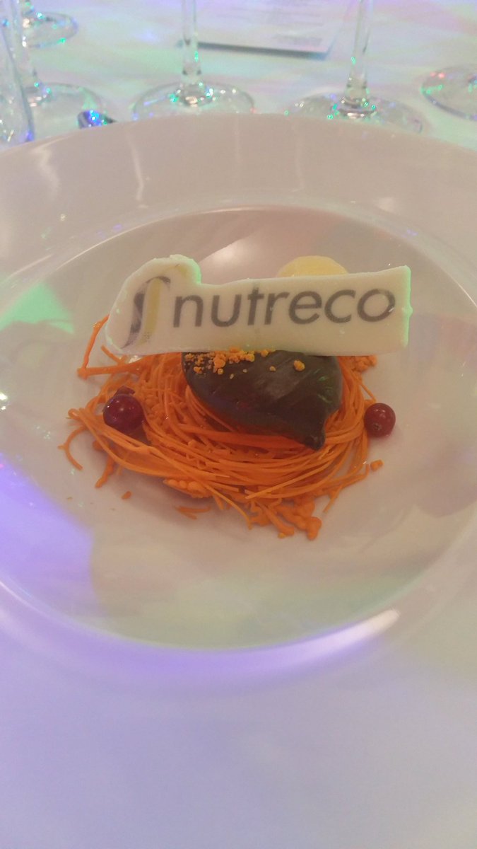 AgudoRobert's tweet photo. Postre sorpresa y corporativo en la @nutrecoiberia Conference 😉 https://t.co/TqZs6YHiDN