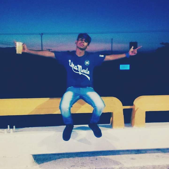 felix_jal's tweet photo. Tu ronca cabrón y tu no bebes anís 😎

#swag #style #moda 😎 https://t.co/u8dXO4XsGO