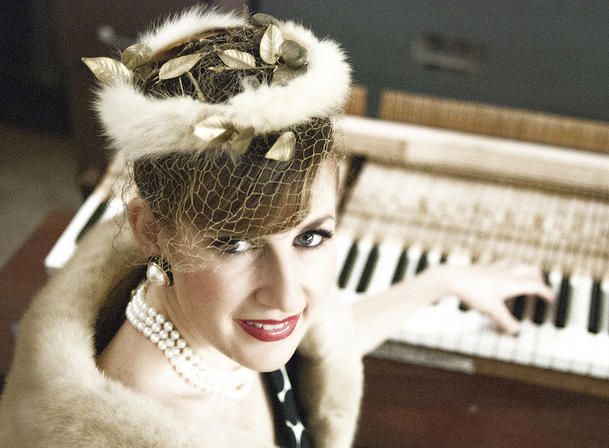 Tonight @Alexiscolesings performs tonight at 7,9 &amp; 10:30. A wonderful Thursday night show followed by @NickelofDimeOPS 'Round Midnight.
