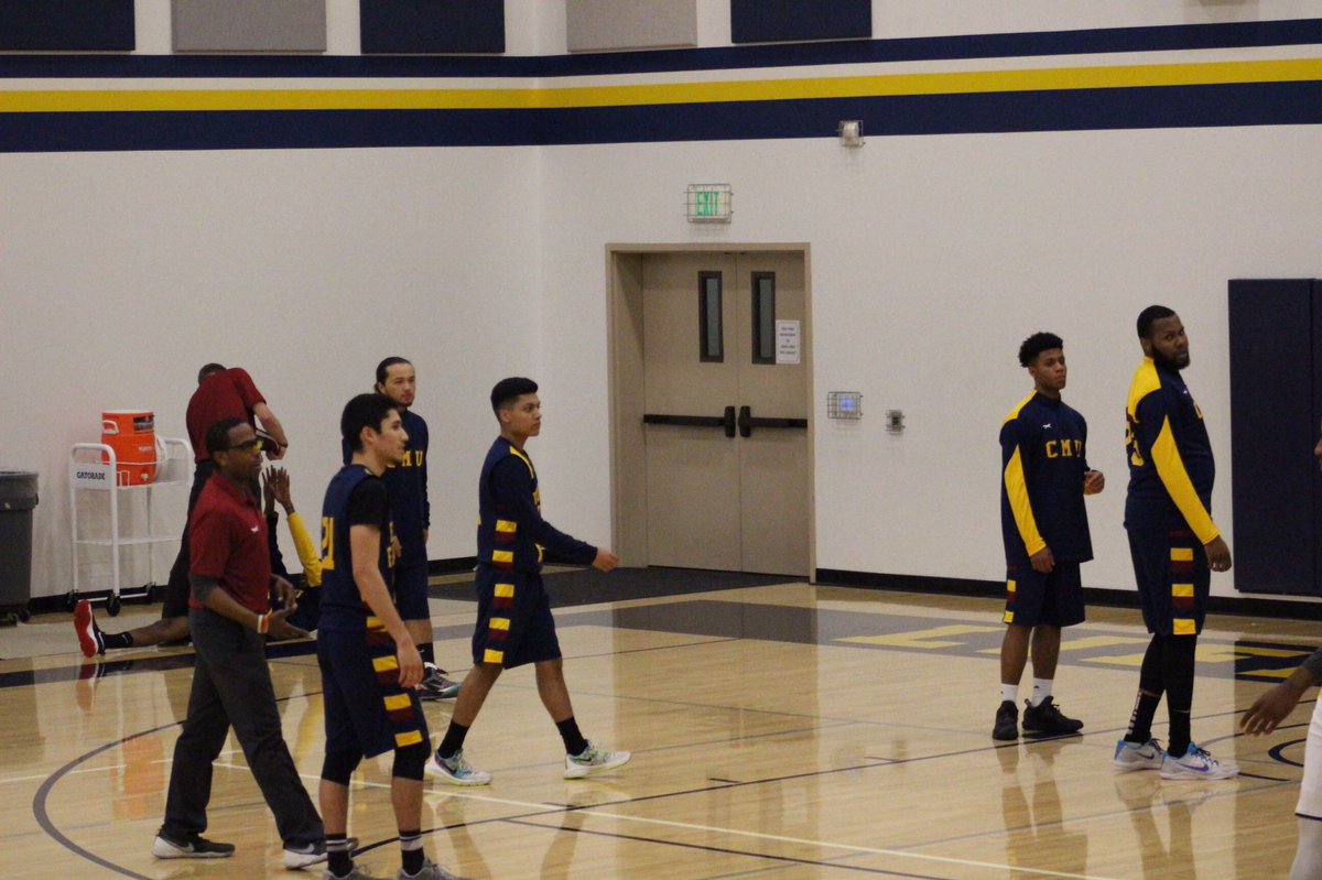marcusdruiz_'s tweet photo. CONFERENCE TOURNEY. We're eating tonight. ๐ค๐๐ฅ #CALMU https://t.co/qWGzb2pR0H