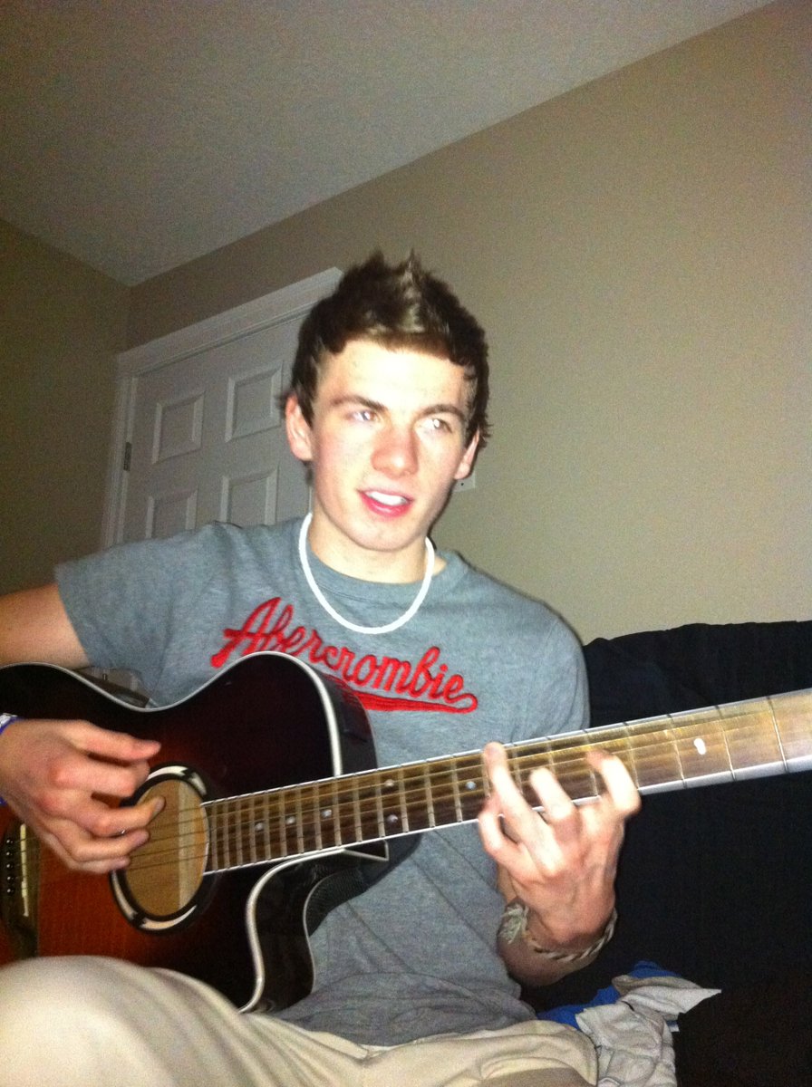 wokeupsean's tweet photo. found a pic of me from 2012 https://t.co/fnTb7p42Ef