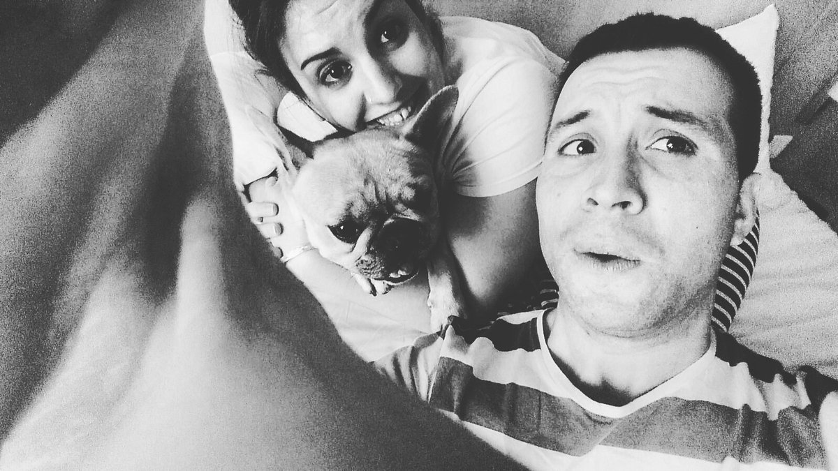 mireiatucutu's tweet photo. El amor siempre acompañado de felicidad!💜 #landrober77 https://t.co/rqAV0KJMOX