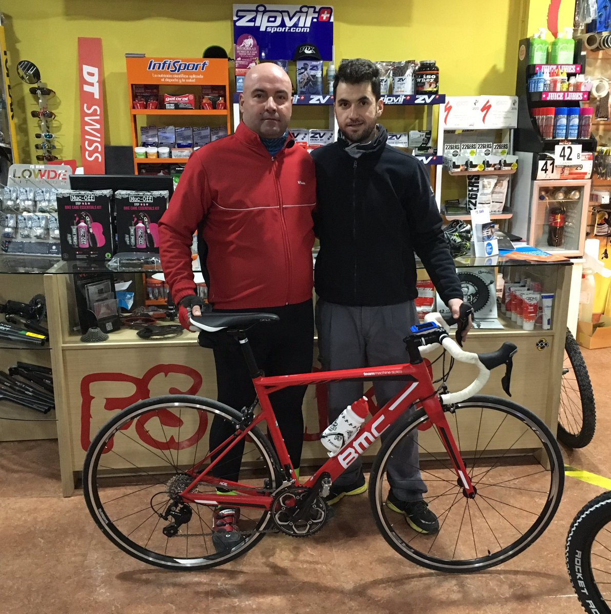 FsBike's tweet photo. Otro cliente más que apuesta por #bmc a disfrutarla Baltasar gracia por apostar por #fsbikebaeza https://t.co/8OXF3tyxOj