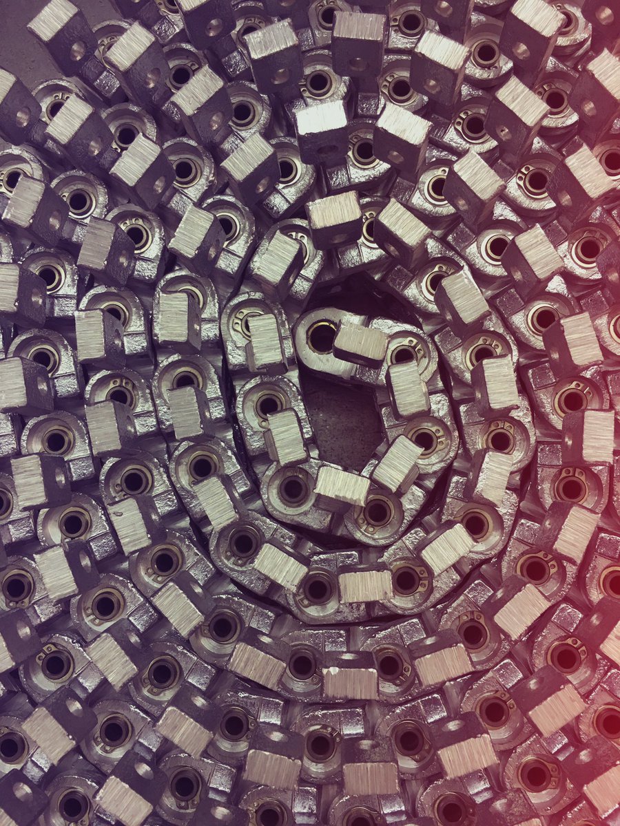 Miansnc's tweet photo. #vertical #chain #mian #25mm #stenter #pin #plates #madeinitaly #aluminum #finishing #spinning #rameuse #milano #topquality #shrinking https://t.co/FpROs7W0QA