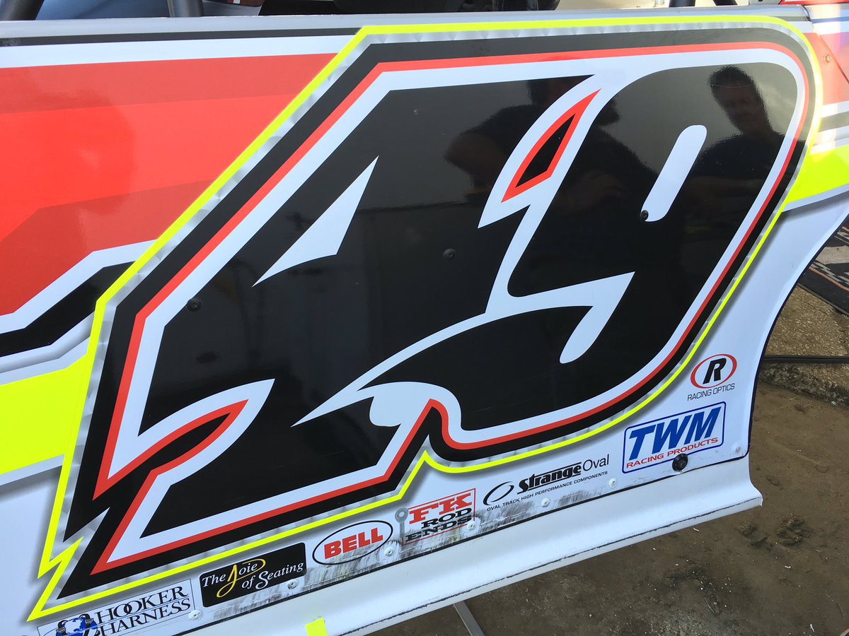 bobdillner's tweet photo. #Superman has arrived with his new cloak. @TheFast49 #BarryWright @lucasdirt @MAVTV #LORTV #Speedweeks https://t.co/rSc0tygOQC