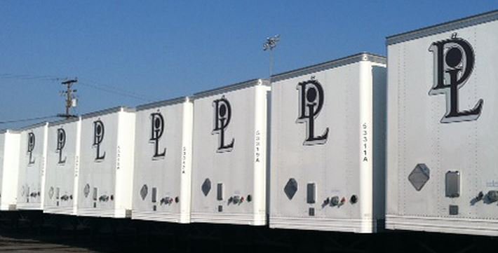 DotLine_Trans's tweet image. Our #trucks even look good in the snow! 
Driving long haul? Get started here! 
 #trucker #job
800-366-3685 ext.3425