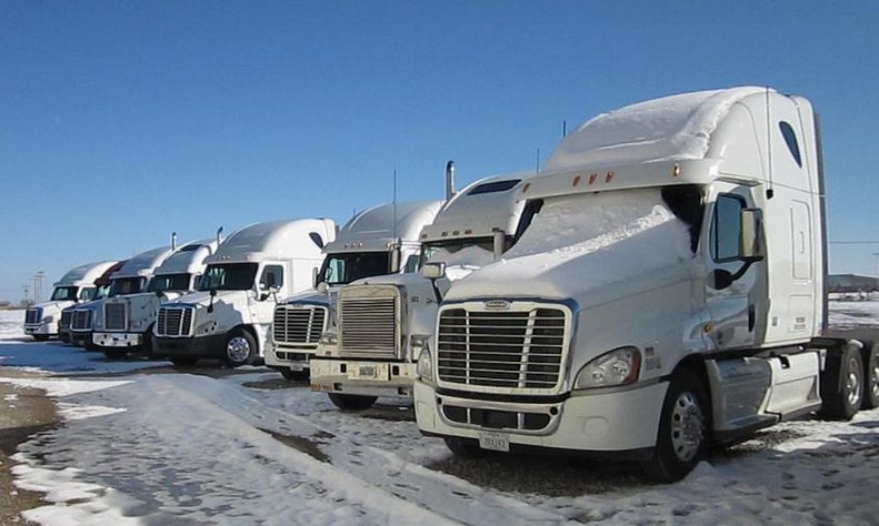 DotLine_Trans's tweet image. Our #trucks even look good in the snow! 
Driving long haul? Get started here! 
 #trucker #job
800-366-3685 ext.3425