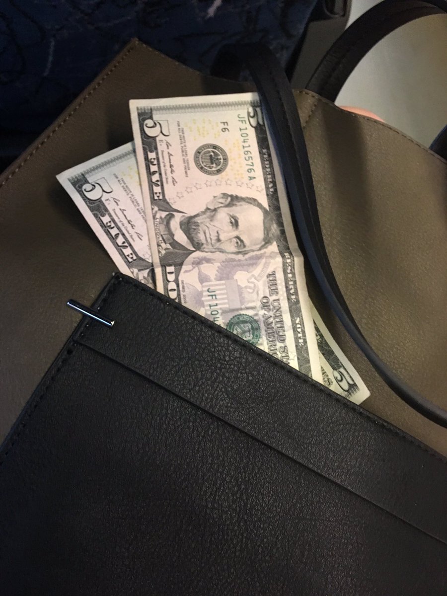 Bagged three new investors in Iowa, Kansas City and Maine <a href="/tominsky/">David Tominsky</a>, <a href="/TheMarcus/">The Marcus 🚀</a> <a href="/jknox78251/">Jess Knox</a> look out #Alaska #movinup #SCNSummit #startups