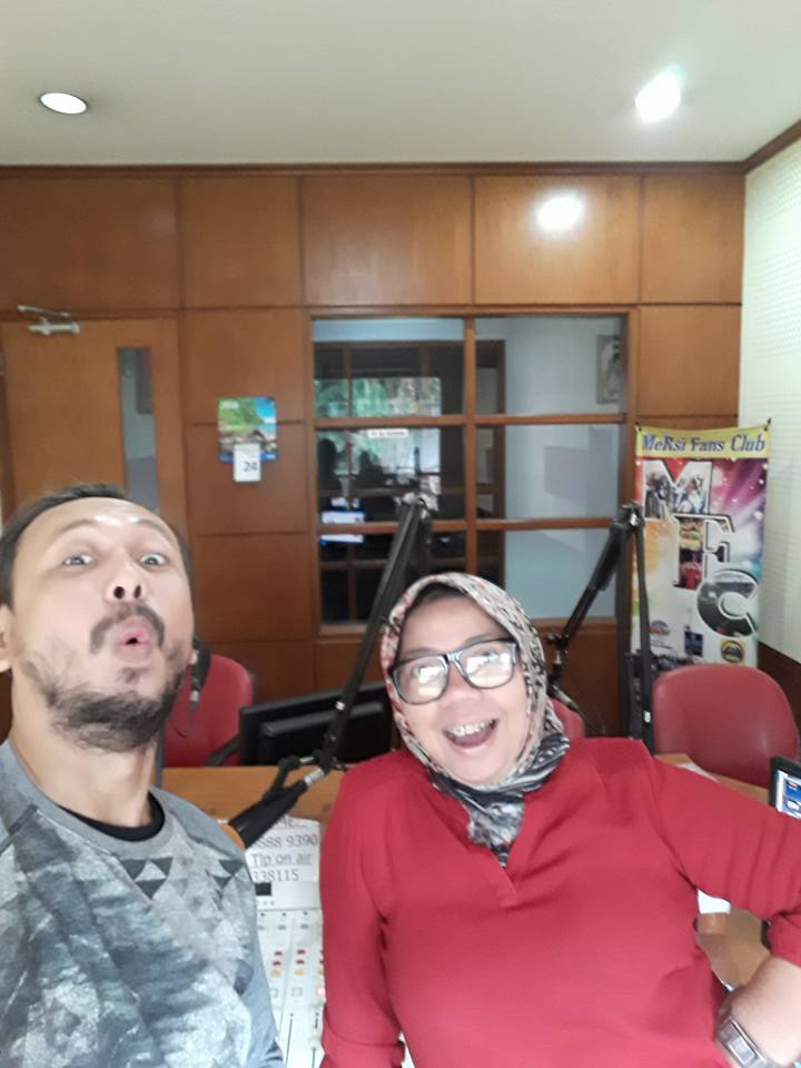 #Bandarjakata tetep menggoyang dan mengawali pagi paramersi sampai jam 09.00 barengan #Duopekojan <a href="/939mersifm/">Radio Mersi 939FM</a>