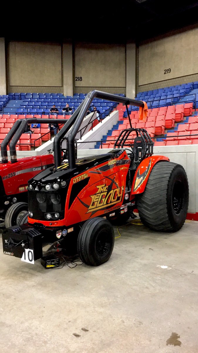 Friday night ready!#NFMS17