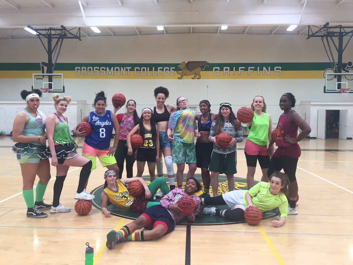 GCGriffinsWBB's tweet photo. Traditional last practice of the season. #griffinsgetgoofy https://t.co/nS0GSaEtjM