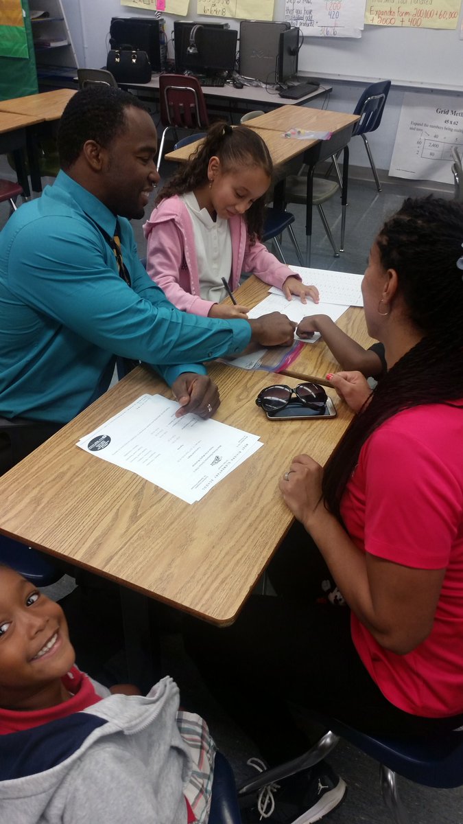 travsing's tweet photo. WRES Curriculum Night was a huge success tonight! ! @WestRivieraES @NorthRegionMath @travsing https://t.co/xBrhDvXngR