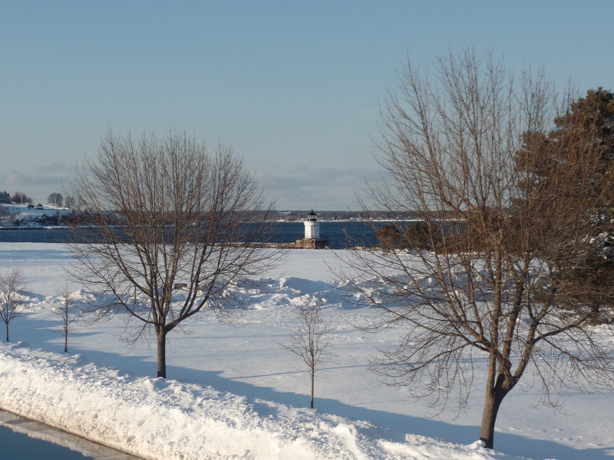 SoPoHistorical's tweet photo. A beautiful sunny afternoon from our 2nd floor deck in #sopome #maine #history #lighthouse https://t.co/z3rBEJALDz