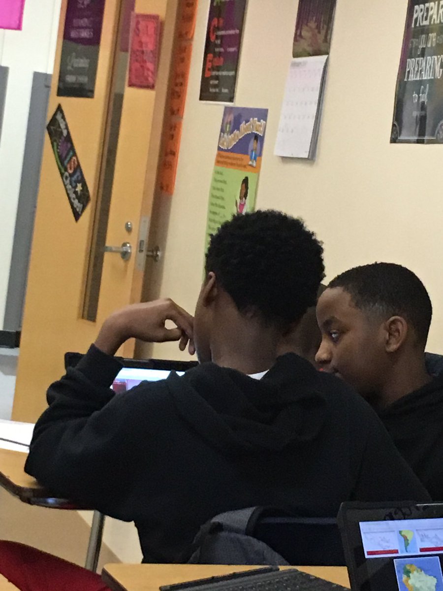 msperkins1123's tweet photo. Social Studies went paperless! What an experience! @RMS_Wildcats #SurfaceReady #savingtrees https://t.co/ITKcALnROE