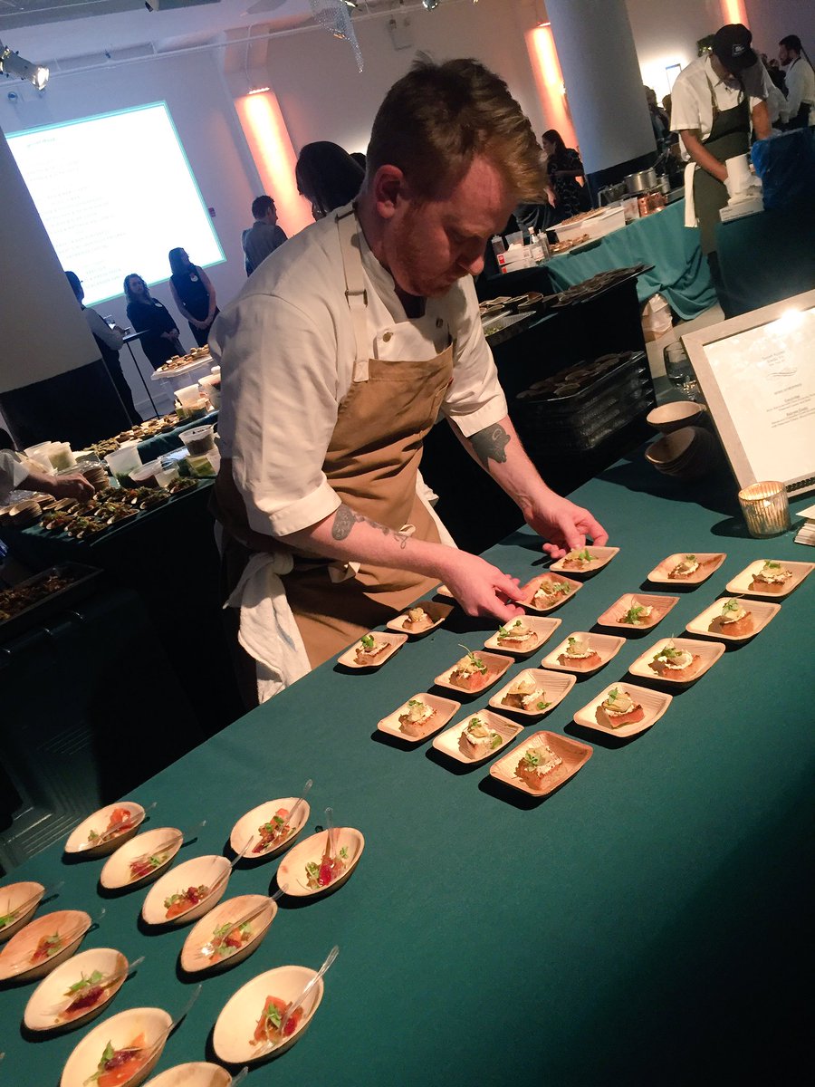 Cookies4Kids's tweet image. Cocktail hour is off to an amazing start! #chefs4kids #togetherwecan