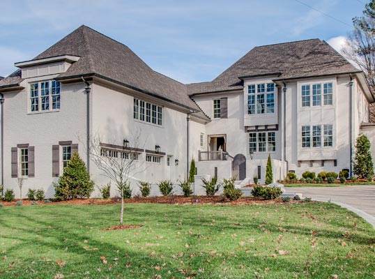 Greater Nashville
Stunning Nashville-chic home with trendy barn-wood accents
luxuryhomemagazine.com/nashville/44133