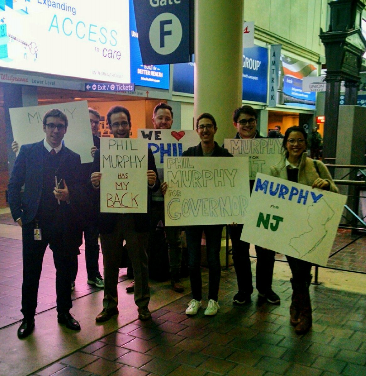 ParanoLLC's tweet image. Hello, DC! Thanks to the enthusiastic crew who welcomed us to Washington.