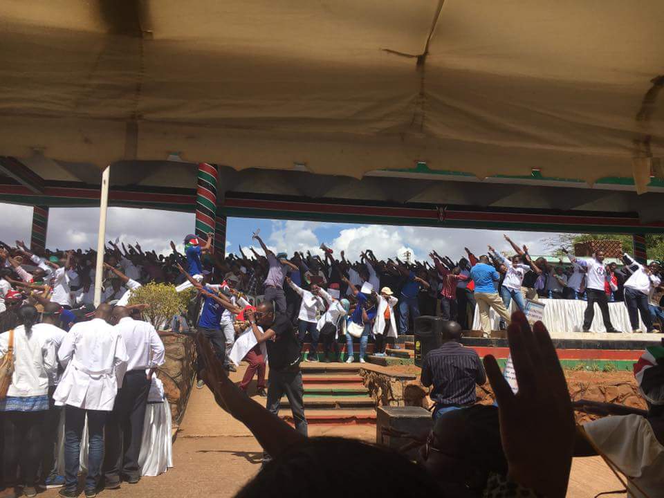 MuthokaTito's tweet photo. Doctors to visit all the 7 prisons they were locked in for a free medical camp #DoctorsReleased https://t.co/tcMlDekFLO