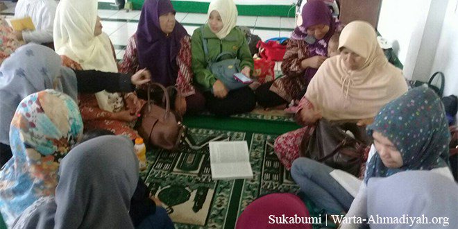 WartaAhmadiyah's tweet photo. Tanggung Jawab Besar, Ketua Daerah Lajnah Imaillah Wilayah Sukabumi https://t.co/o0v5Od3tma https://t.co/JjYTF1nIXX