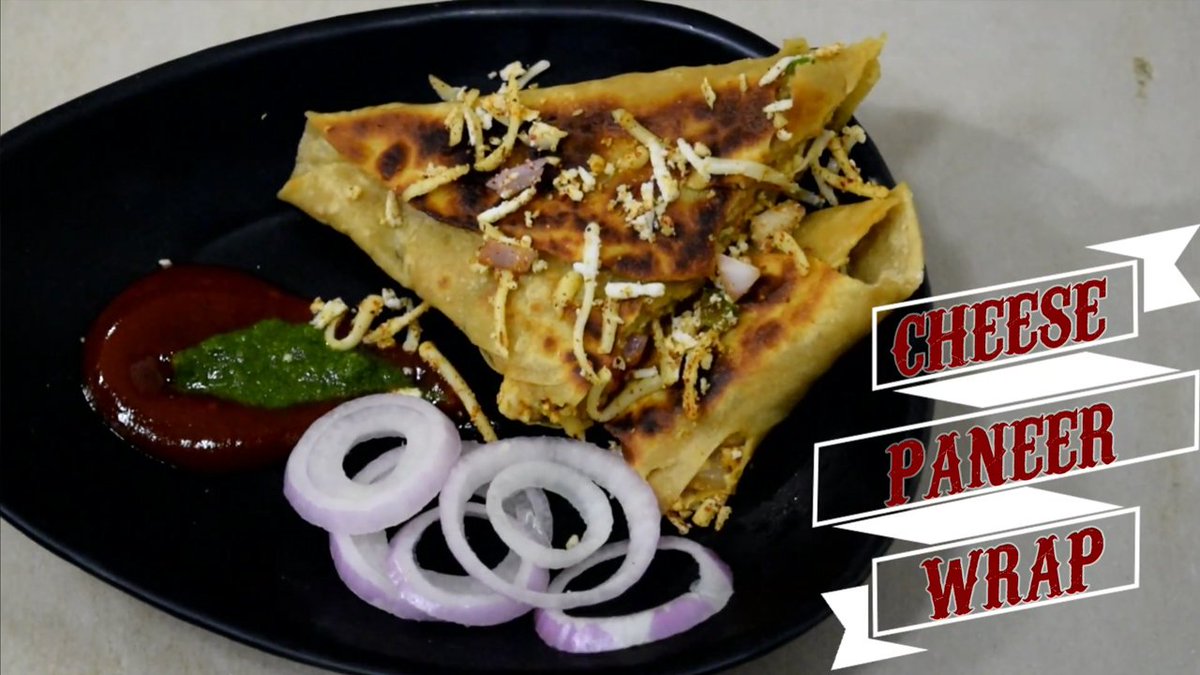 shreesrecipes's tweet photo. The tongue tickling spicy masala of grated paneer and cheese wrapped in chapati
Recipe: https://t.co/j7X6VQ5Iyp
#wraprecipes #FridayFeeling https://t.co/lR5msUo1NG