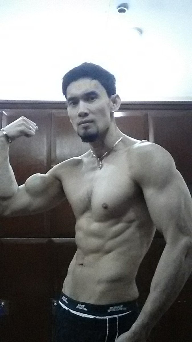 drake_mico's tweet photo. keepin up the phase..... feeling good today,,, good pm to everyone,,, https://t.co/yo7zjiMiGQ