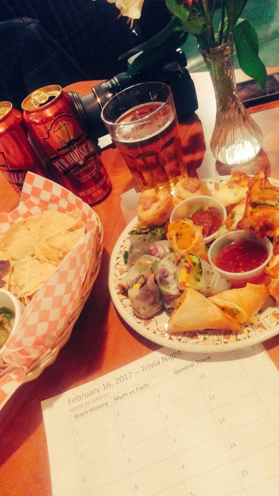 Traill_College's tweet image. #TraillCollege Trivia Night happening right now @BE_at_the_Trend 😎 Come for the facts, stay for the snacks. #Trentu #Ptbo