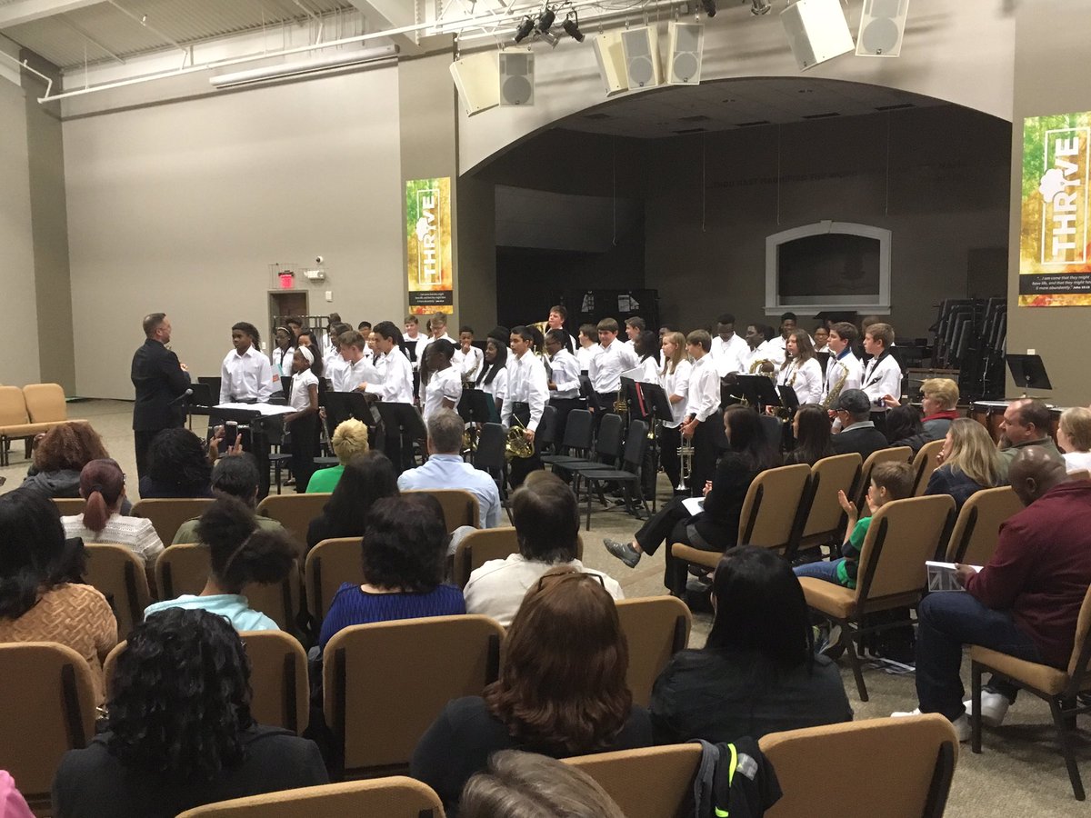 nathanprisk's tweet photo. Creekside MS Symphonic Band finishing their pre-Festival performance! Awesome to hear and see! #everythingstartsatthecreek @Cougar_MS https://t.co/qY5V8jVumx