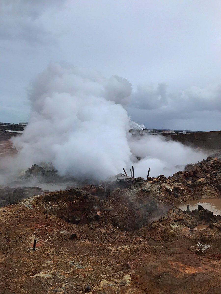HelloAshleyR's tweet photo. CANT stop looking at these photos, take me back ✈️ @visitReykjanes @wow_air #wb40 https://t.co/AaNdnLGpJo
