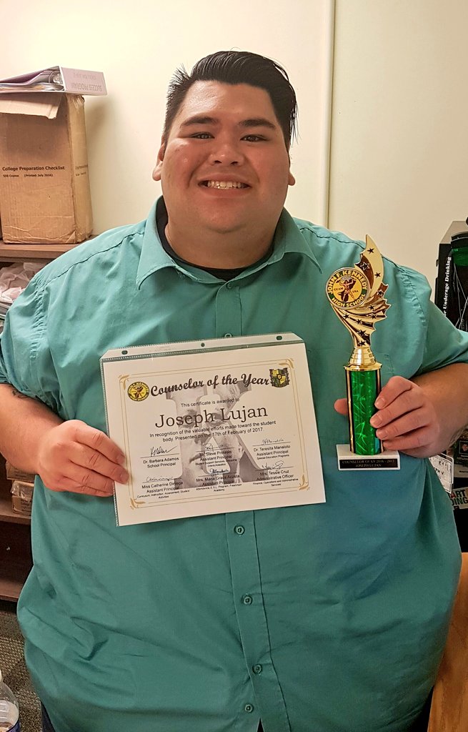 MrJoeyLujan's tweet photo. Si Yu'us Ma'ase Islander Fam for this award. Couldn't have done it without y'all! @JFKWAY2017 @JFKHSCO17 @2018JFKHS @JFKCO19 @JFKCo2020 https://t.co/gtnsntYL7Y