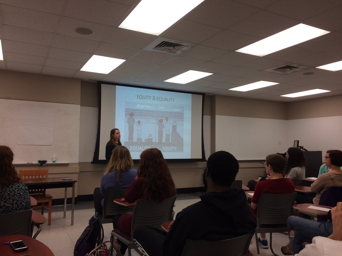 DemocracyMoves's tweet photo. Our first Democracy Moves meeting is happening rn! Come late we'll forgive u! Lightsey 116 #livetweet #cofc #democracymoves https://t.co/m7IjyTpgbD