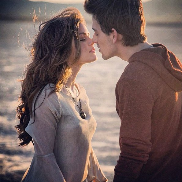 MafiaHaleBR's tweet photo. Jackson Harris postou no Instagram essa foto como Tbt do clipe dele em que Lucy participou alguns anos atrás. https://t.co/2eR0LgxfRL