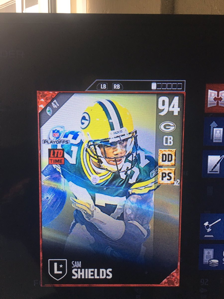 lil_zayzay10's tweet image. Just bummed out some coins to get David Johnson for you guys. 100 RT and follow. 2 winners will be announced at 10:30