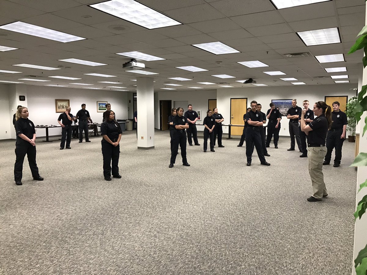 Post9550's tweet photo. Explorers are doing arrest control training tonight. #post9550 #explorers #training https://t.co/I34oo6MBa4