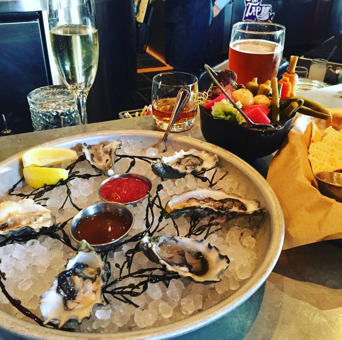 BoxingRoomSF's tweet image. #HappyHour is EVERY WEEKDAY from 3pm to 6pm. Get on our level! #HalfPriceApps, #Oysters &amp;amp; #Highballs! #TGIF 📷: iwant2wander