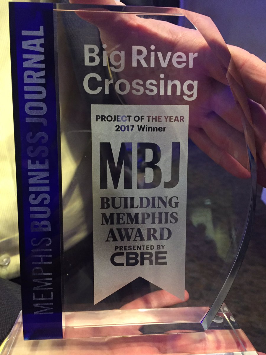 And the big award goes to <a href="/BigRiverX/">Big River Crossing</a>! <a href="/DowntownMemphis/">Downtown Memphis</a> <a href="/DCAmemphis/">DCA</a> @Selftuckerinc <a href="/CityOfMemphis/">City of Memphis</a> <a href="/allenhoshall/">Allen & Hoshall</a>