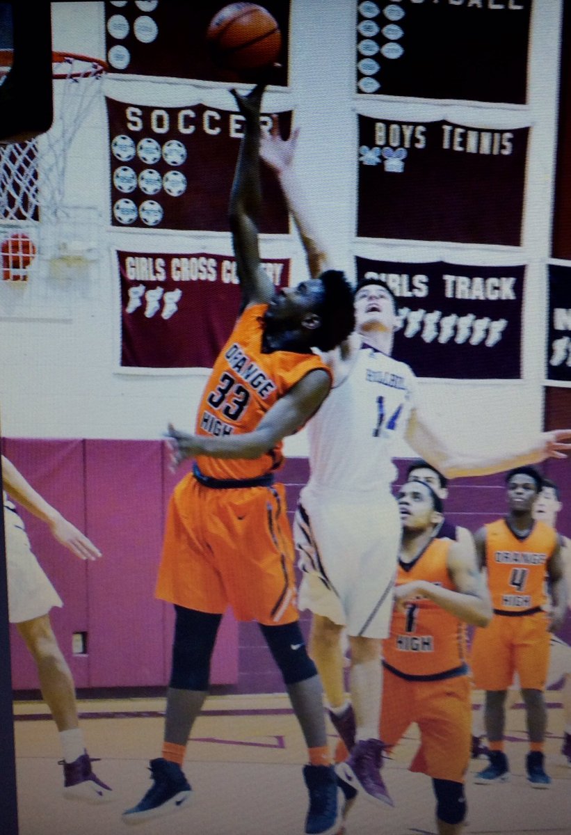 NANNPHOTO51's tweet photo. NJ HS boys basketball photos Verona vs Orange #veronahs #orangehs basketballphotos #www.nannphoto.exposuremanager.com https://t.co/ed1iiAewW8