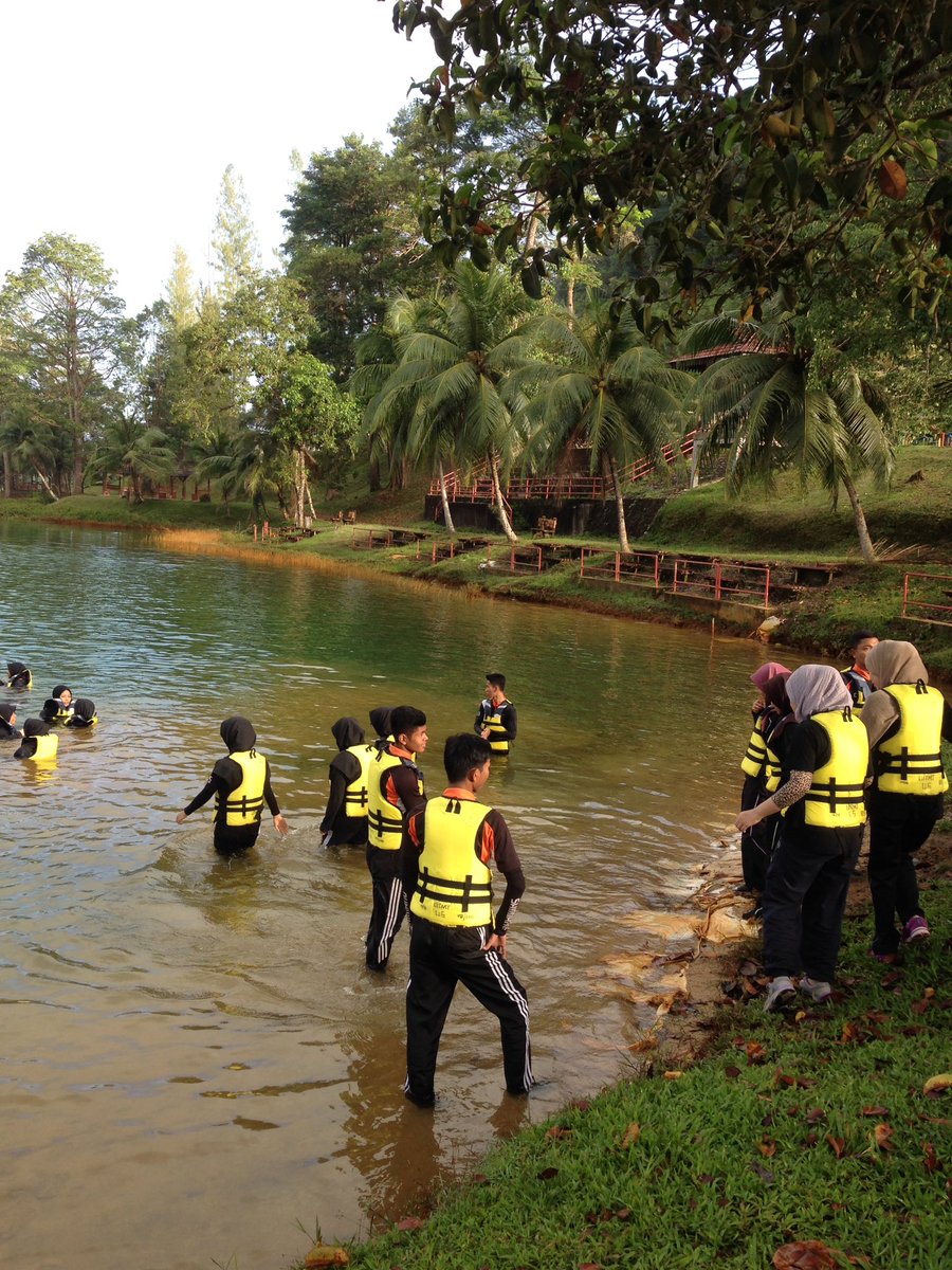 sharksquadbb's tweet photo. [Live update] Kayak Basic Camp by #sharksquadbb di Tasik Puteri https://t.co/cBsKV1aVWX