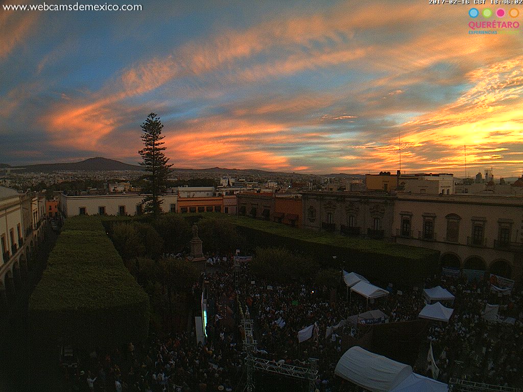 La belleza de este atardecer desde #Querétaro, vista Plaza de Armas. Vía <a href="/QroTravel/">Querétaro Turismo</a>