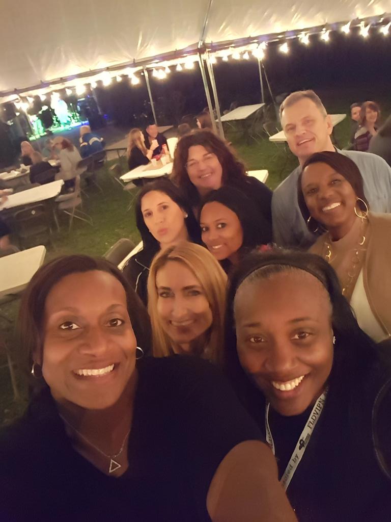 BGurleyGirl's tweet photo. Enjoying The Low Country Boil with our Sponsor Edgenuity @FLDVIPN #FLDVIPN17 @pammcauley @EdgenuityInc https://t.co/OAetlIreBA
