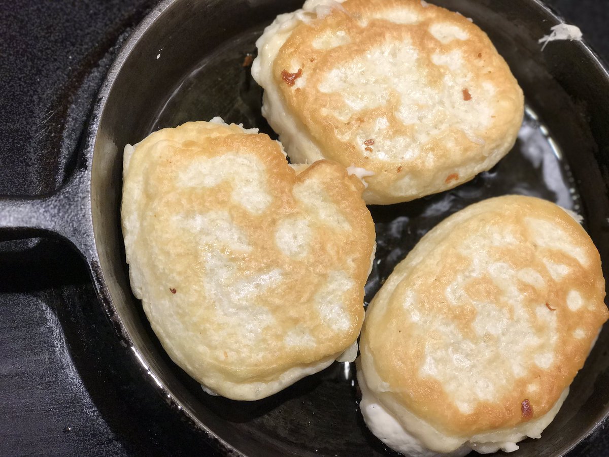 knmckinley's tweet photo. Fresh #lagalit #luskinikn #frybread #banic; served hot with butter, maple syrup or molasses 🍽 https://t.co/v1SdGKhjRE