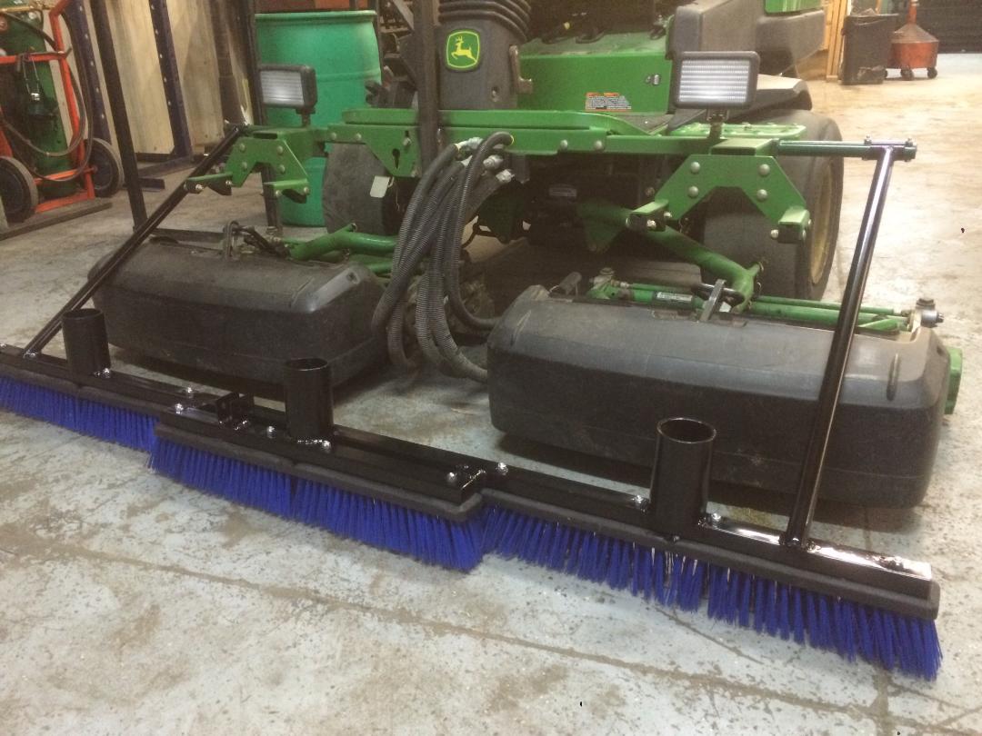 mattgourlaycgcs's tweet photo. @PGCsuper fabricated to the front of our 2500 John Deere mowers. @mrpepper22 did a fantastic job making them. https://t.co/1Cgdfz9CTy