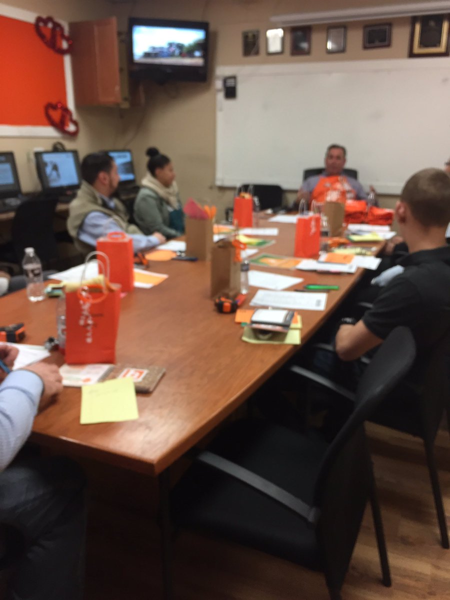 RestoDeborah's tweet image. 6204 SM Steve welcoming 7 new hires to our Home Depot Family.#SpringHiring #BringOn2017 @BrandiStephen @hi_malone @gene_barlow @johnminor11