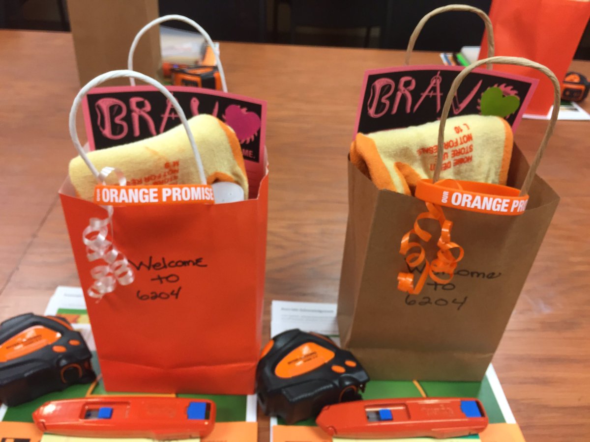 RestoDeborah's tweet image. 6204 SM Steve welcoming 7 new hires to our Home Depot Family.#SpringHiring #BringOn2017 @BrandiStephen @hi_malone @gene_barlow @johnminor11